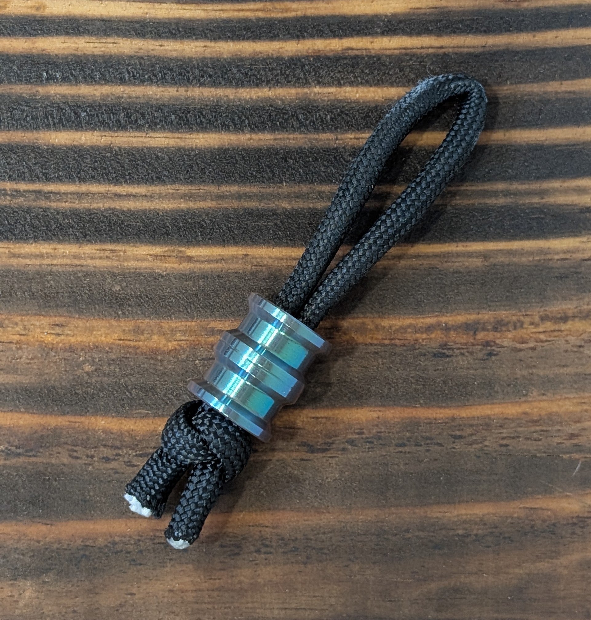 Double Grooved Center Accent Titanium Groove